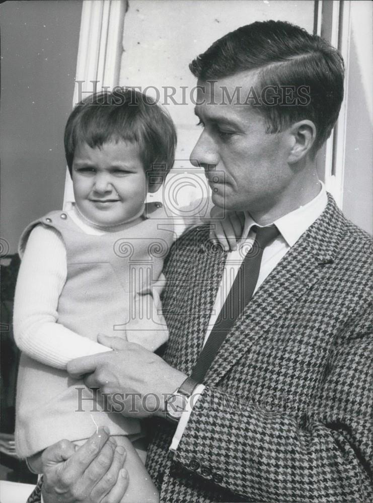 1969 Press Photo Sophie Doguet Reunited With Father - Historic Images