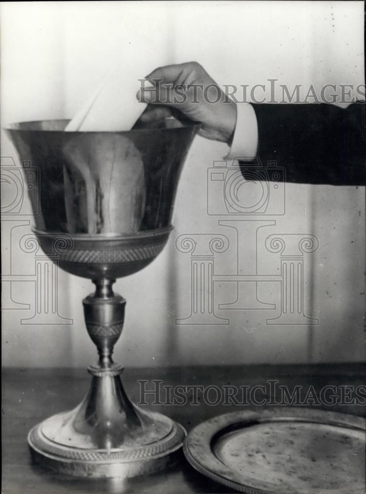 1978 Press Photo Golden Chalice used to voting at Vatican - Historic Images