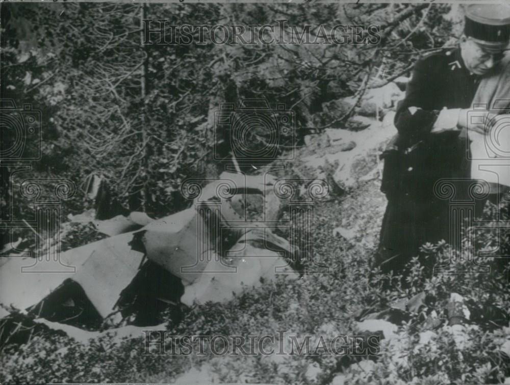 1961 Press Photo 34 Die After Plane Hits Pyreness Peak- Spain - Historic Images