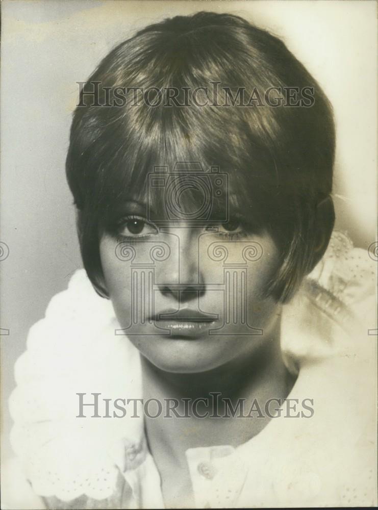 1973 Press Photo Jacques Bessange Spring &amp; Summer Hairstyle - Historic Images