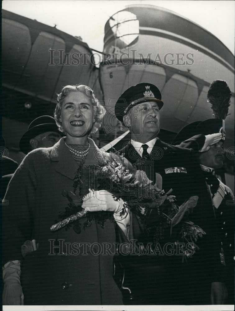 1953 Press Photo American Ambassador Clare Booth Luce with Husband in Naples - Historic Images