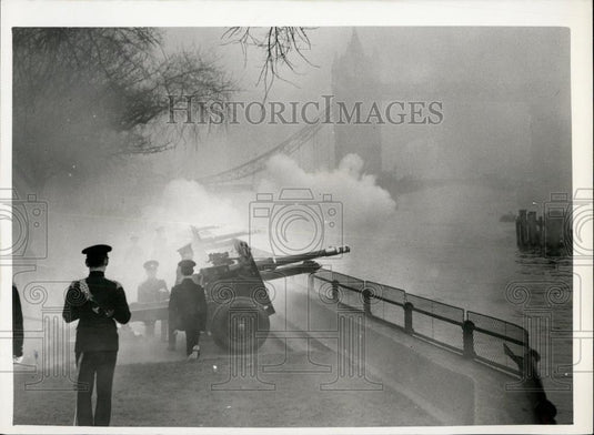 1959 Press Photo Cannons fired for 7th Anniversary Of Queen's Accession - Historic Images