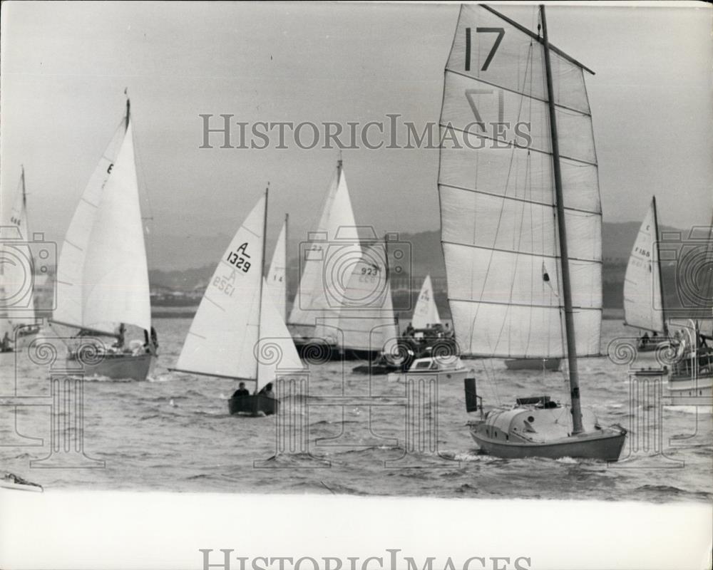 1964 Press Photo Competitors Compete In the Single-Handed Trans-Atlantic Race - Historic Images