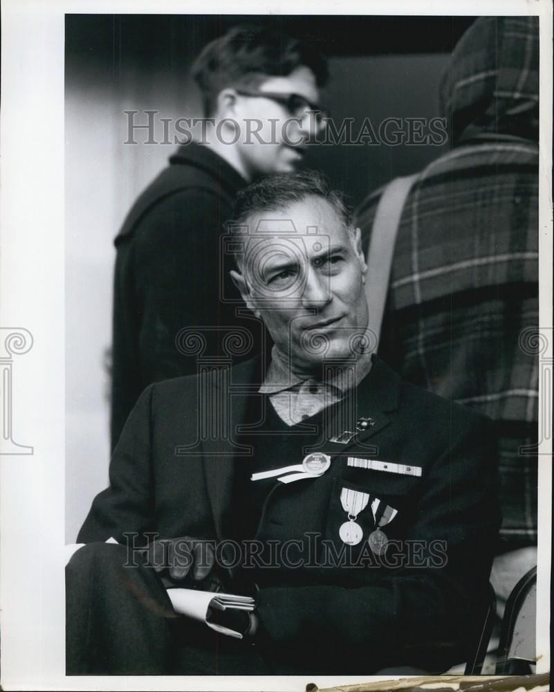 Press Photo A decorated military man - Historic Images