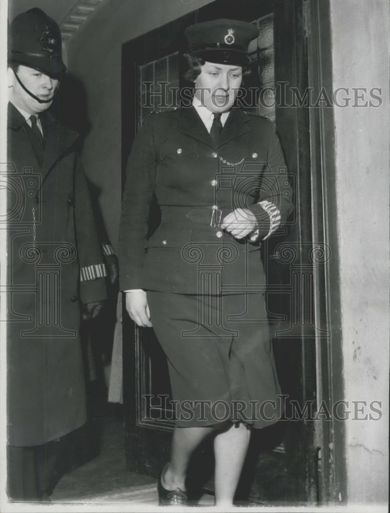 1964 Press Photo Woman Police Constable Margaret Cleland - Historic Images