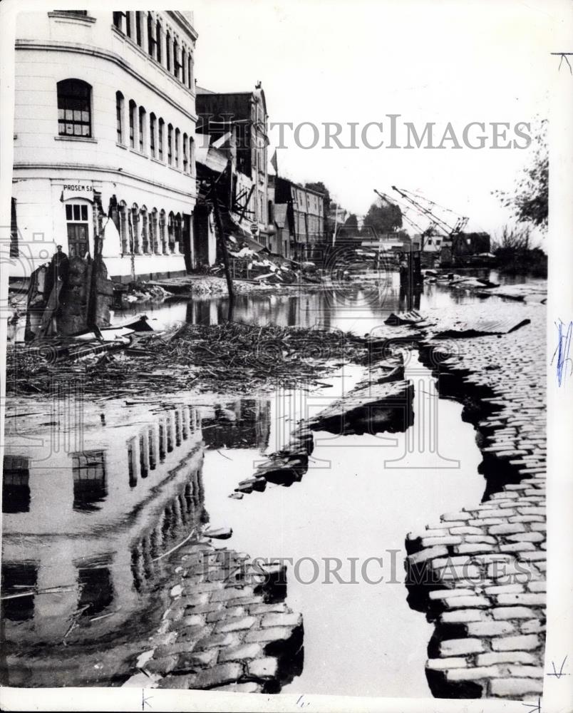 1960 Press Photo Wreckage from Chile Earthquakes - Historic Images