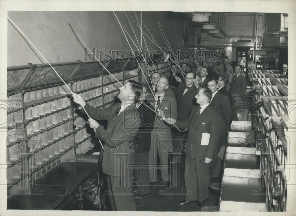 1957 Press Photo Councillor J.M. Keyworth Chairman of the Barnet Urban District - Historic Images