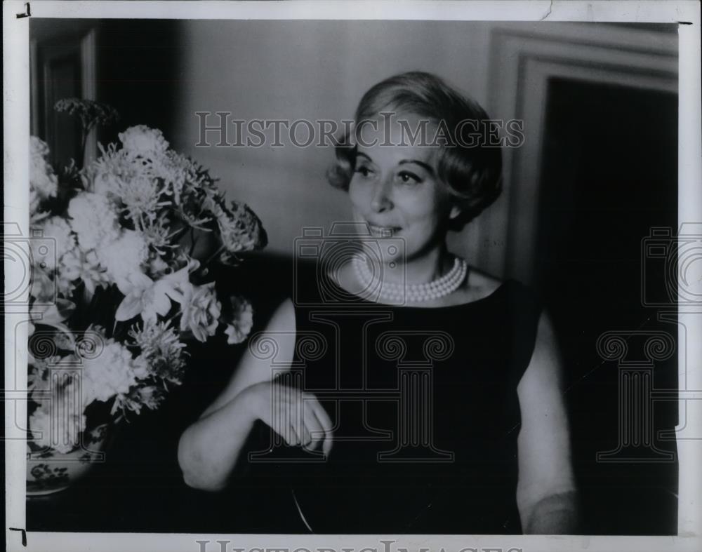 1967 Press Photo Este Lauder American Co-Founder of Estee Lauder Cosmetics - Historic Images