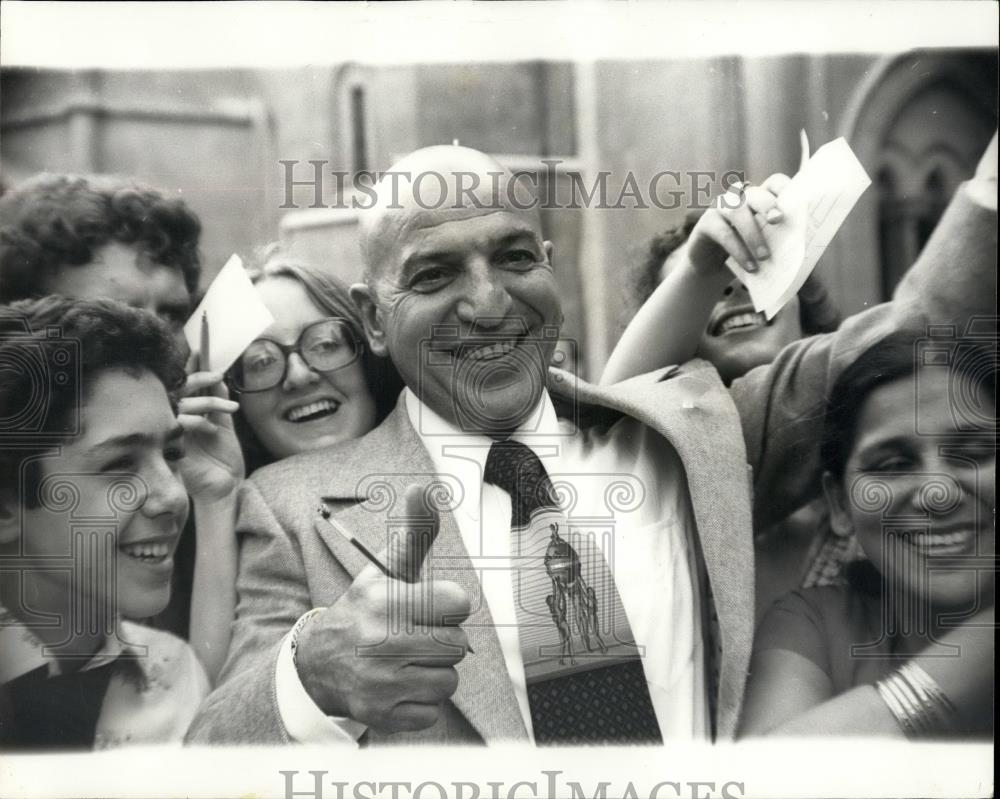 1976 Press Photo Kojak Actor Telly Savalas, Libel Case Against The Daily Mail - Historic Images