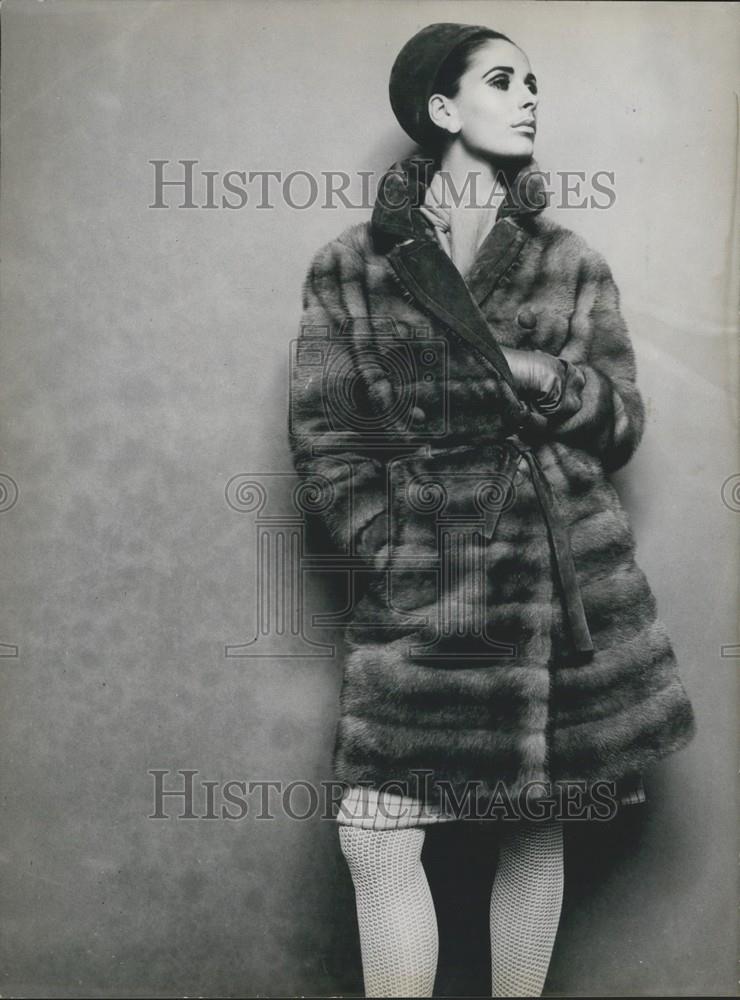 1966-67 Press Photo Jean Patou Mink Coat - Historic Images