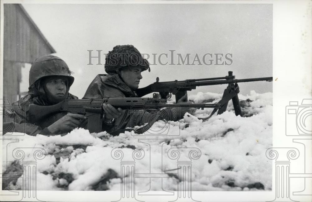 Press Photo Canadian Soldiers - Historic Images