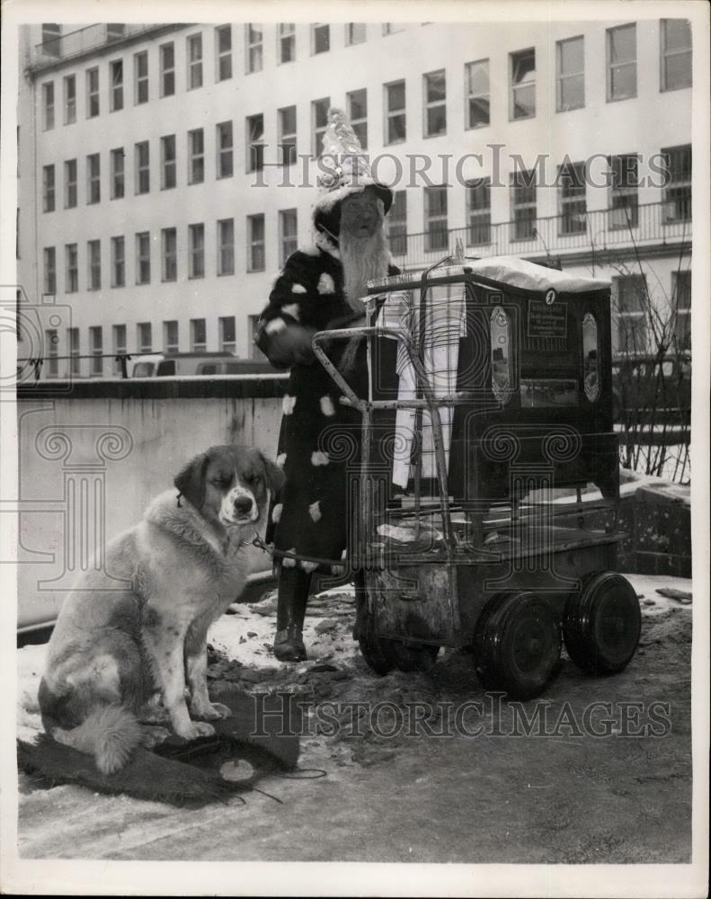 1952 Press Photo Otto Lemke, And &#39;&#39;Waldo&#39;&#39; Kicked Out Of Russian Berlin Zone - Historic Images