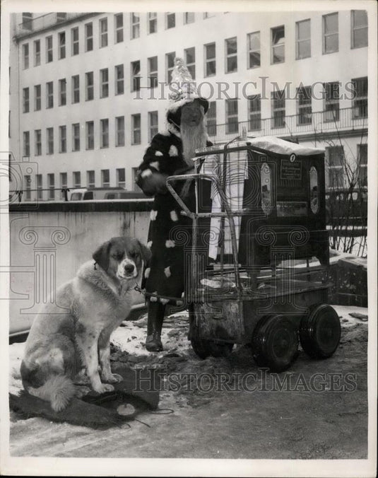 1952 Press Photo Otto Lemke, And ''Waldo'' Kicked Out Of Russian Berlin Zone - Historic Images