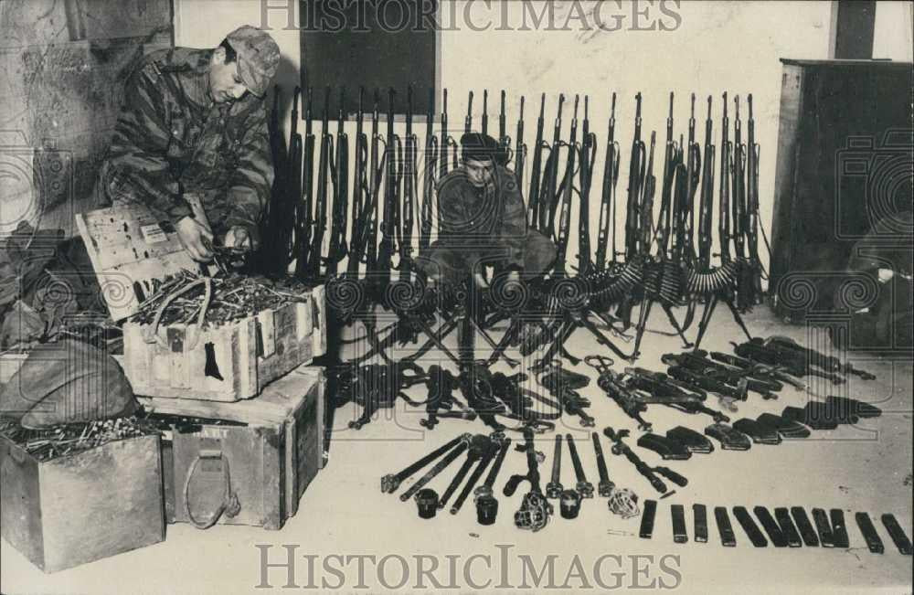 1958 Press Photo A cache of military weapons &amp; some rebels - Historic Images