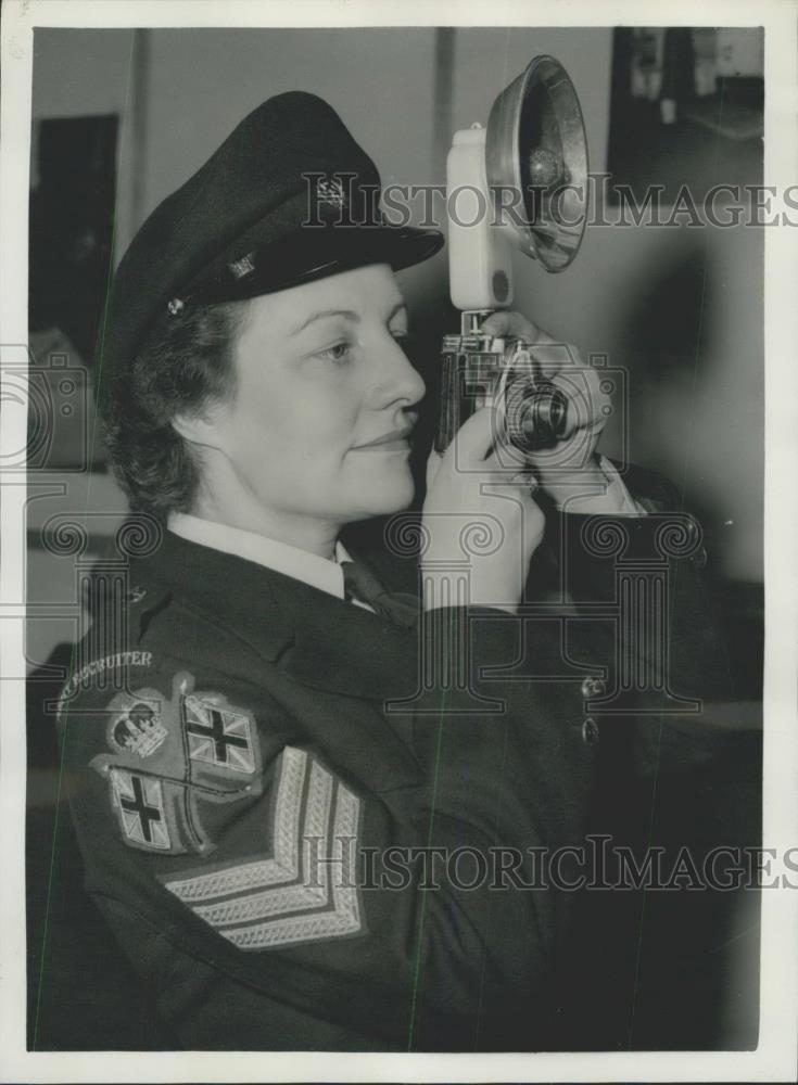 1956 Press Photo SGT. ENID LYLE, recruiting Sgt., from Glasgow - Historic Images