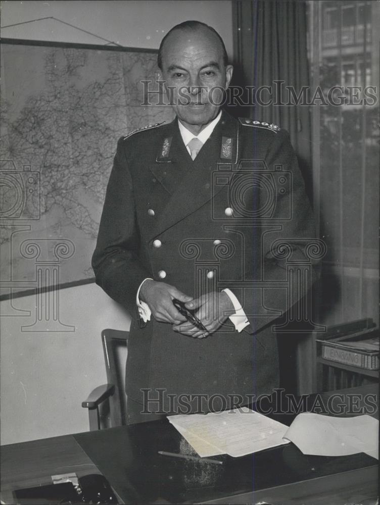 1956 Press Photo Hans Rottiger of the Germany Army - Historic Images