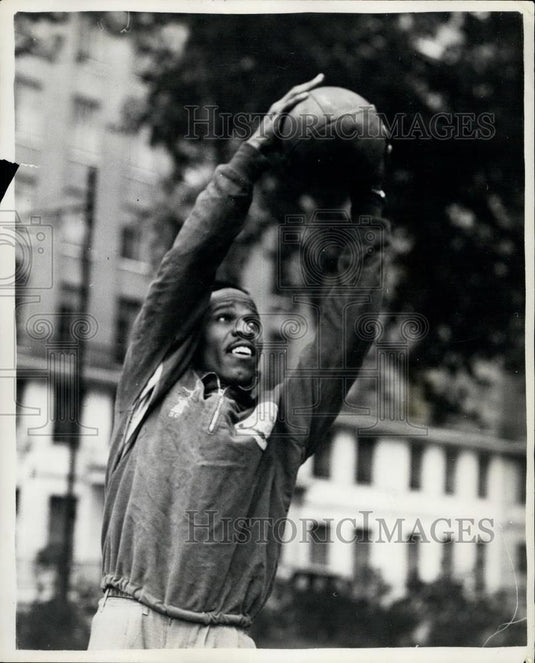 1953 Press Photo Macdonald Bailey Becomes a Professional..Rugby Player - Historic Images