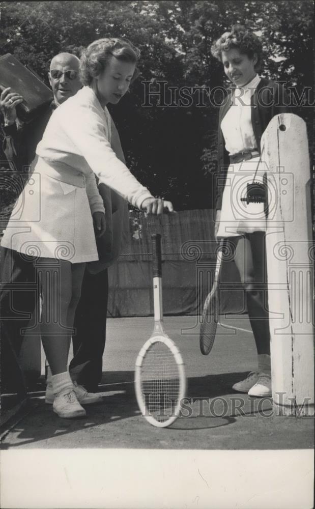 Press Photo Maureen Connolly Attraction No.1 In Paris International Tennis Champ - Historic Images