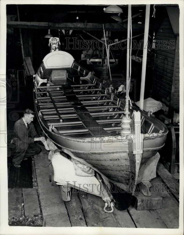 Press Photo 260-Year-Old Barge Made For A Queen Has Been Restored - Historic Images