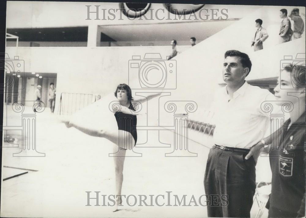 Press Photo Australian woman high-iriver Robyn Bradshaw at Tokyo Olympics - Historic Images