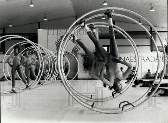 1982 Press Photo Performance With Wheels Called "Rohnradturnen" In Zurich - Historic Images