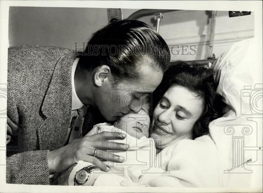 1958 Press Photo Hungarian stowaway wife has a baby boy" Mrs. Julia Farkas - Historic Images