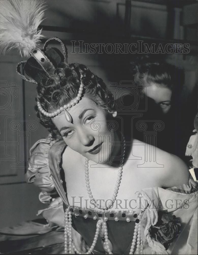 Press Photo Jo Anne Lee in the ice pantomime &quot;Sleeping Beauty&quot; - Historic Images