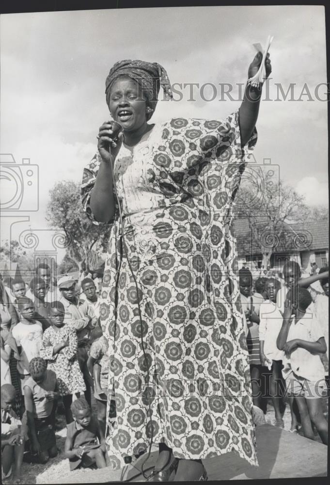 Press Photo Mrs. Muthoni Likimani in Nairobi - Historic Images