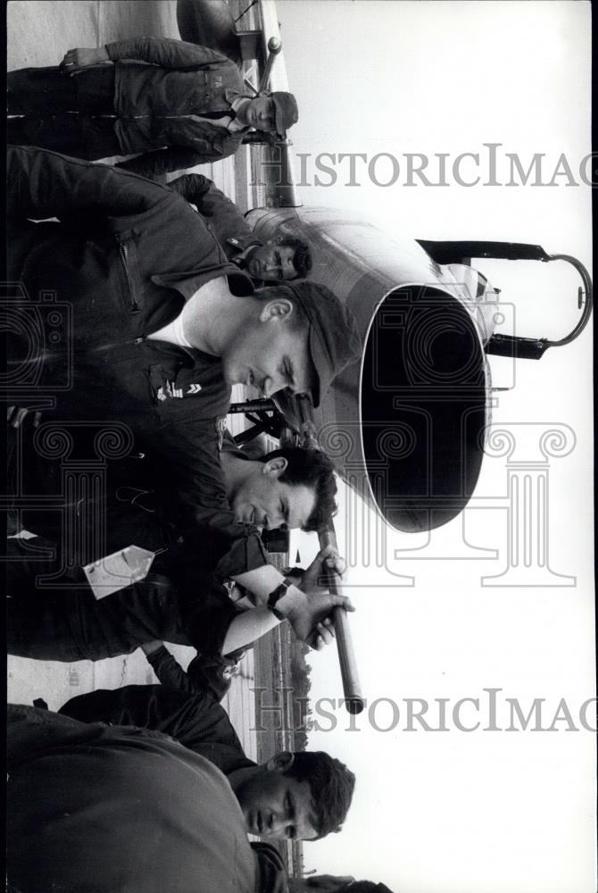 1966 Press Photo French Ground Crew NATO Forces in Germany - Historic Images