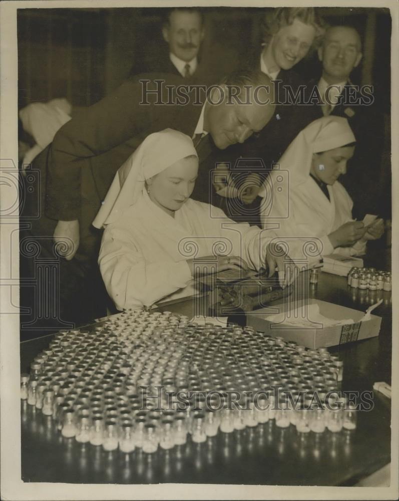 1953 Press Photo Overseas Secretary opens New London laboratory - Historic Images