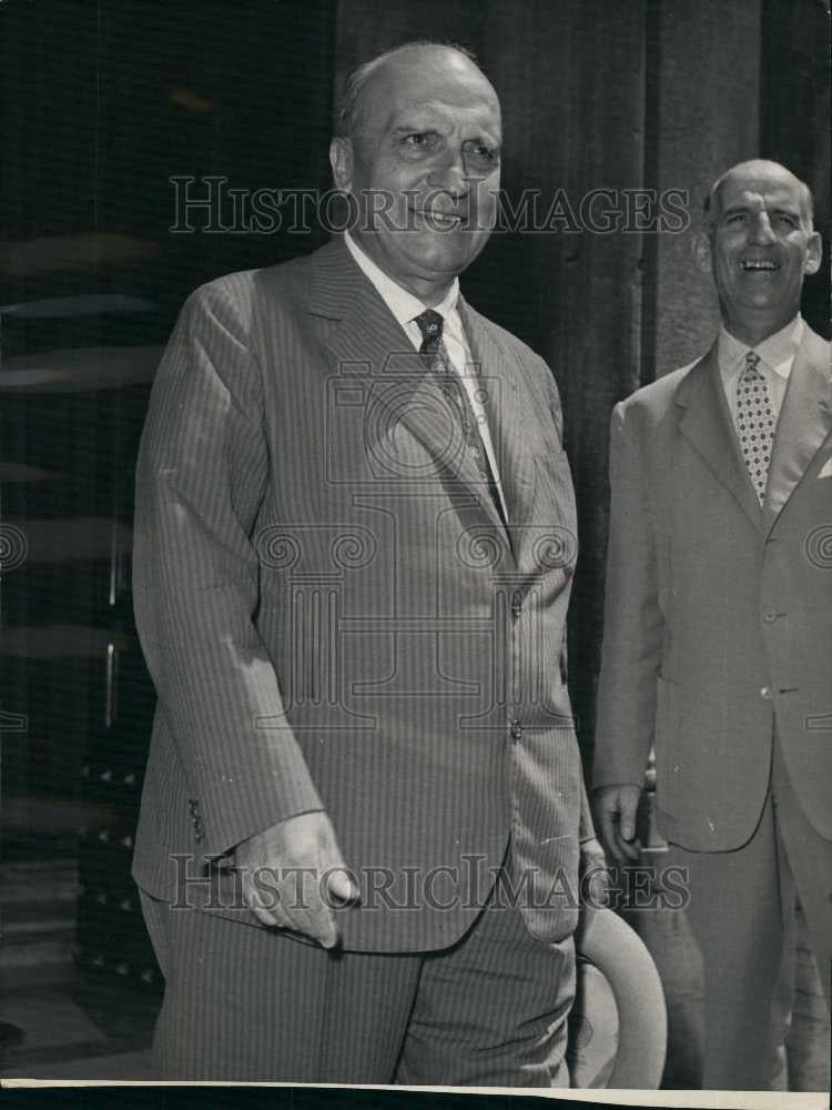 1953 Press Photo Italian Politicians Piccioni and Senator Merzagora - Historic Images