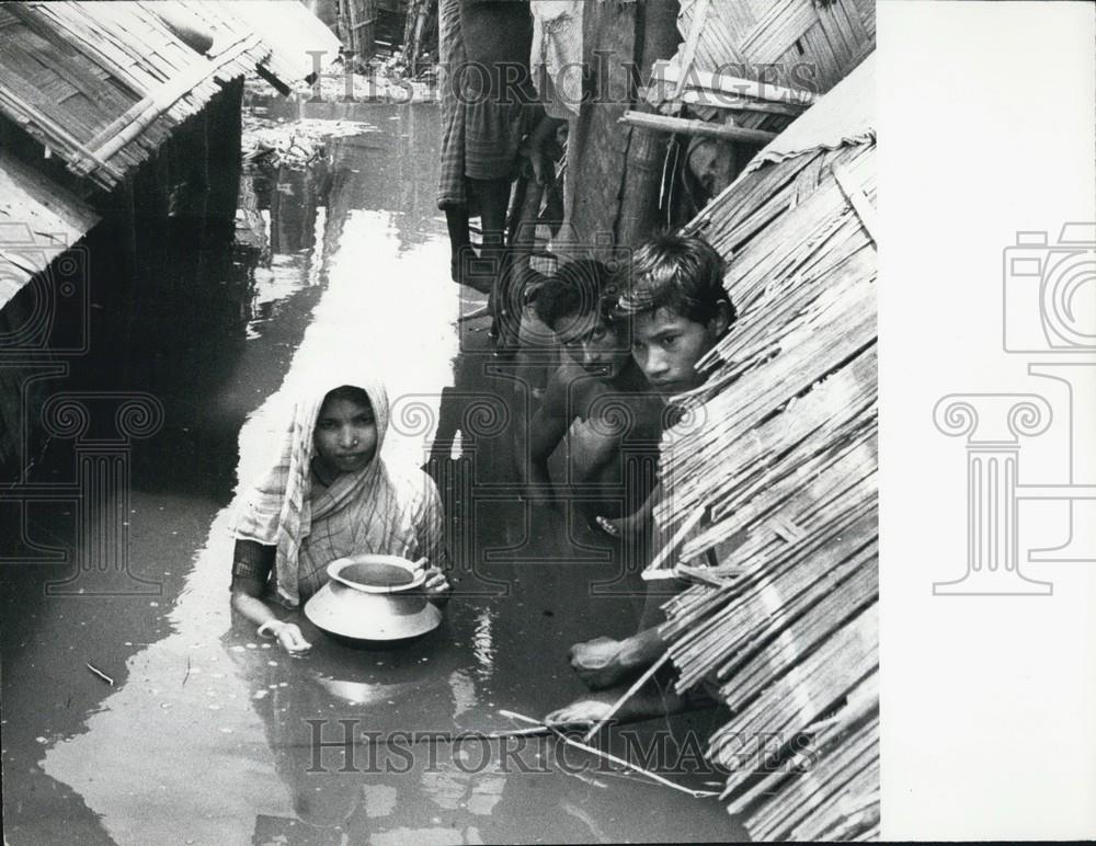 1974 Press Photo Bangladesh Flood - Historic Images