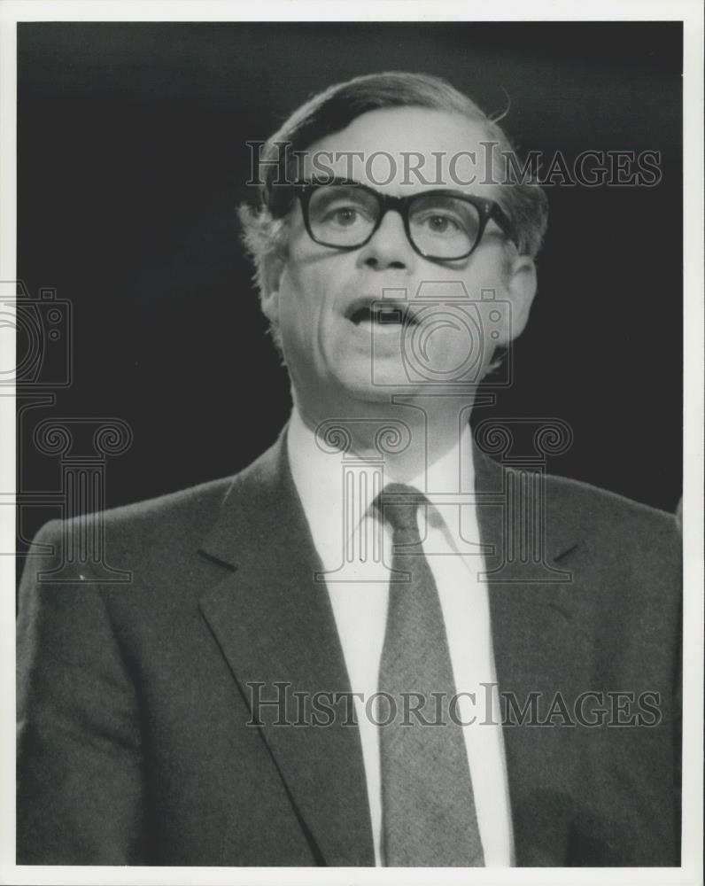 1981 Press Photo Tory Party Conference Speaker Timothy Raisen In Blackpool - Historic Images