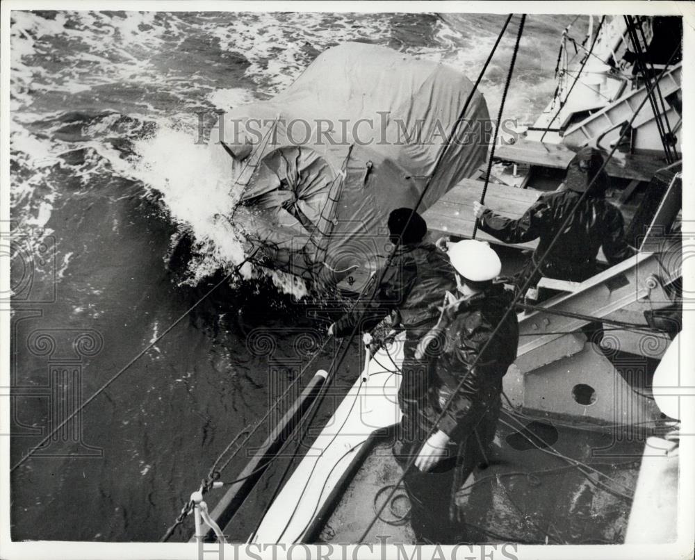 Press Photo Rough seas during Atlantic Survival tests - Historic Images