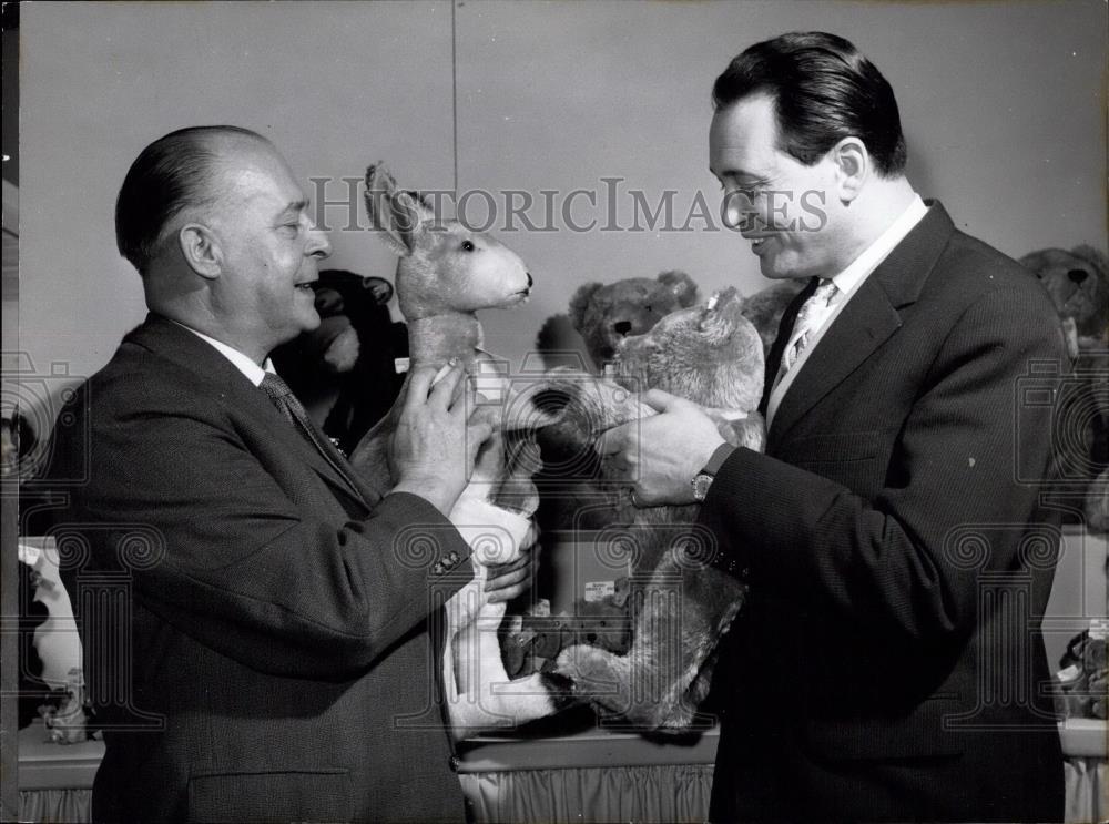 Press Photo Germany, Prof. Erhard and Bavarian Schedl - Historic Images