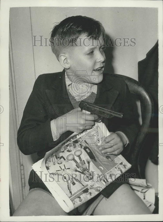 1958 Press Photo Kenneth Whittington and toy gun - Historic Images