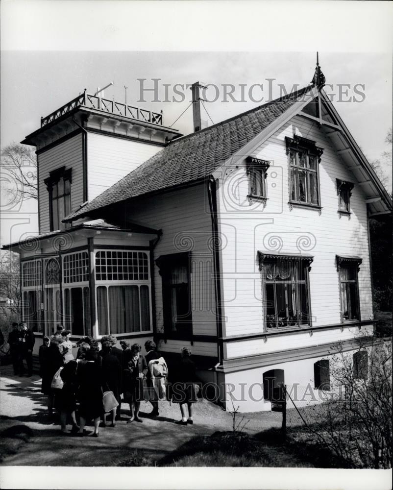 Press Photo Visit to the home of composer Edvard Gried, near Bergen. - Historic Images