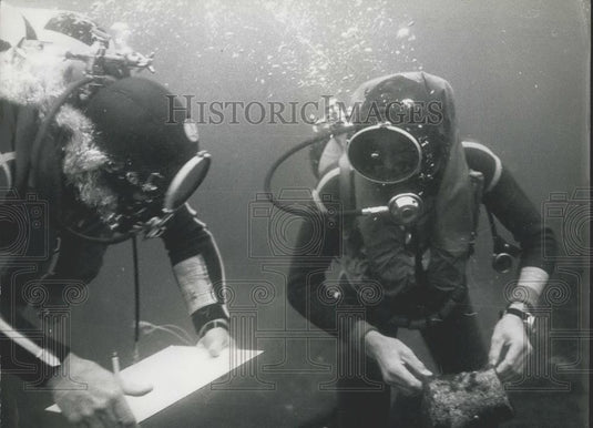Press Photo Mediterranean Yilebs Ancient Shipwreck Finds - Historic Images