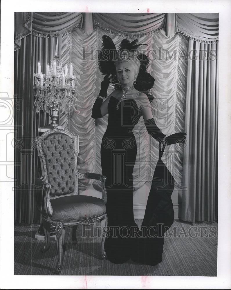 1970 Press Photo Marge Spellacy in Gaslite Varieties - cvp26324 - Historic Images