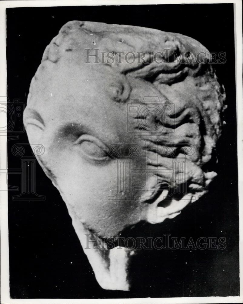 1955 Press Photo marble head of Venus Found during road work near in Spain - Historic Images