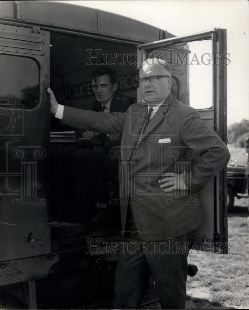 1966 Press Photo Police Hunt Epping Forest For Harry Maurice Roberts - Historic Images