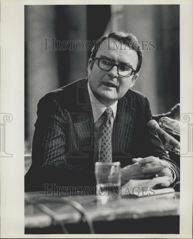 1975 Press Photo Former Asst. Attorney General William Ruckelshaus - Historic Images