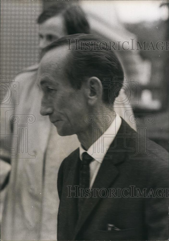 1967 Press Photo George Moore: Denies Rumours Of "Quitting - Historic Images