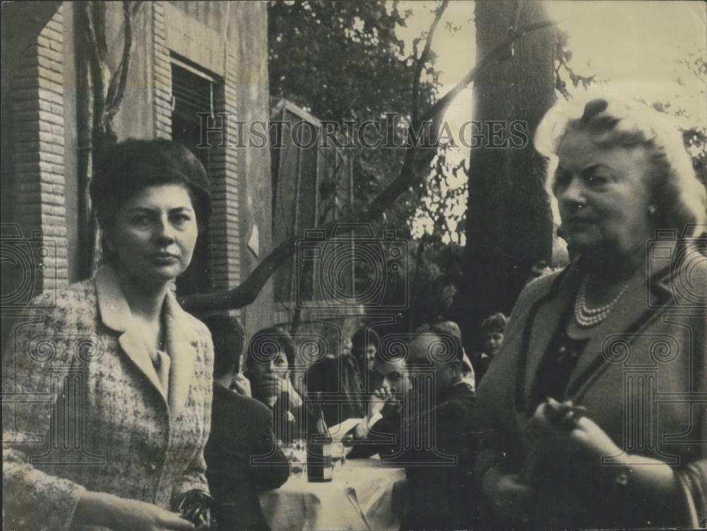 1963 Press Photo Iranian Princess Soraya Esfandiari &amp; her mother - Historic Images