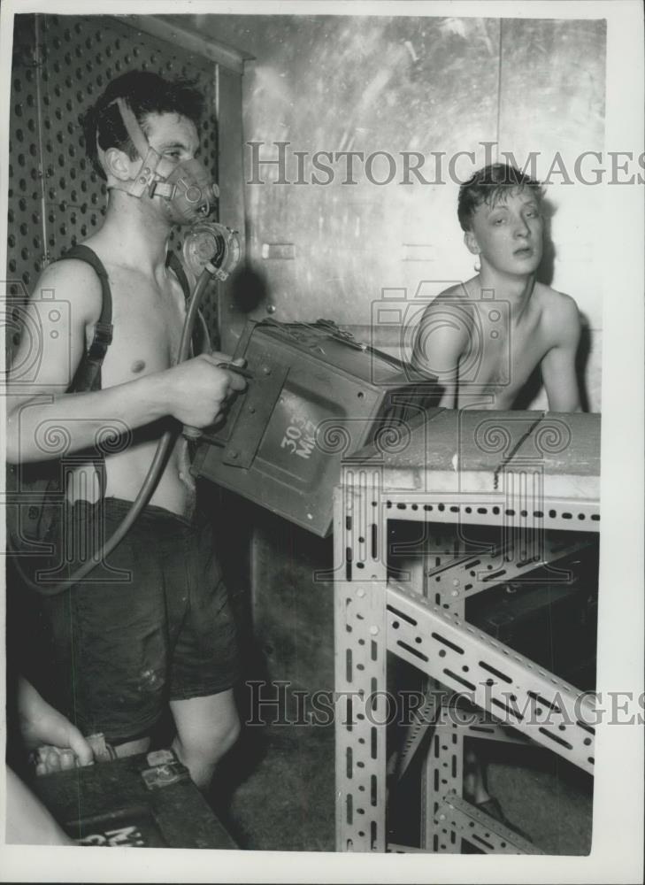 Press Photo Volunteer Army personelle undergo &quot;Heat tests&quot; at Hampstead - Historic Images