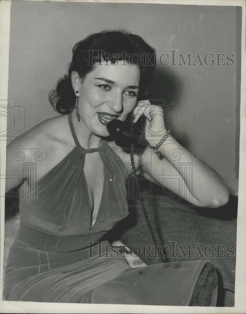 1957 Press Photo Nichg Club hostess Rita Daley. - Historic Images