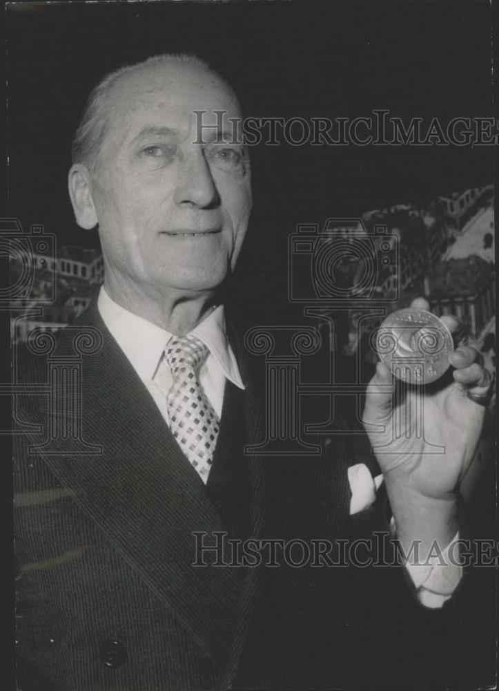 1954 Press Photo Maurice Dekobra, famous French Novelist - Historic Images