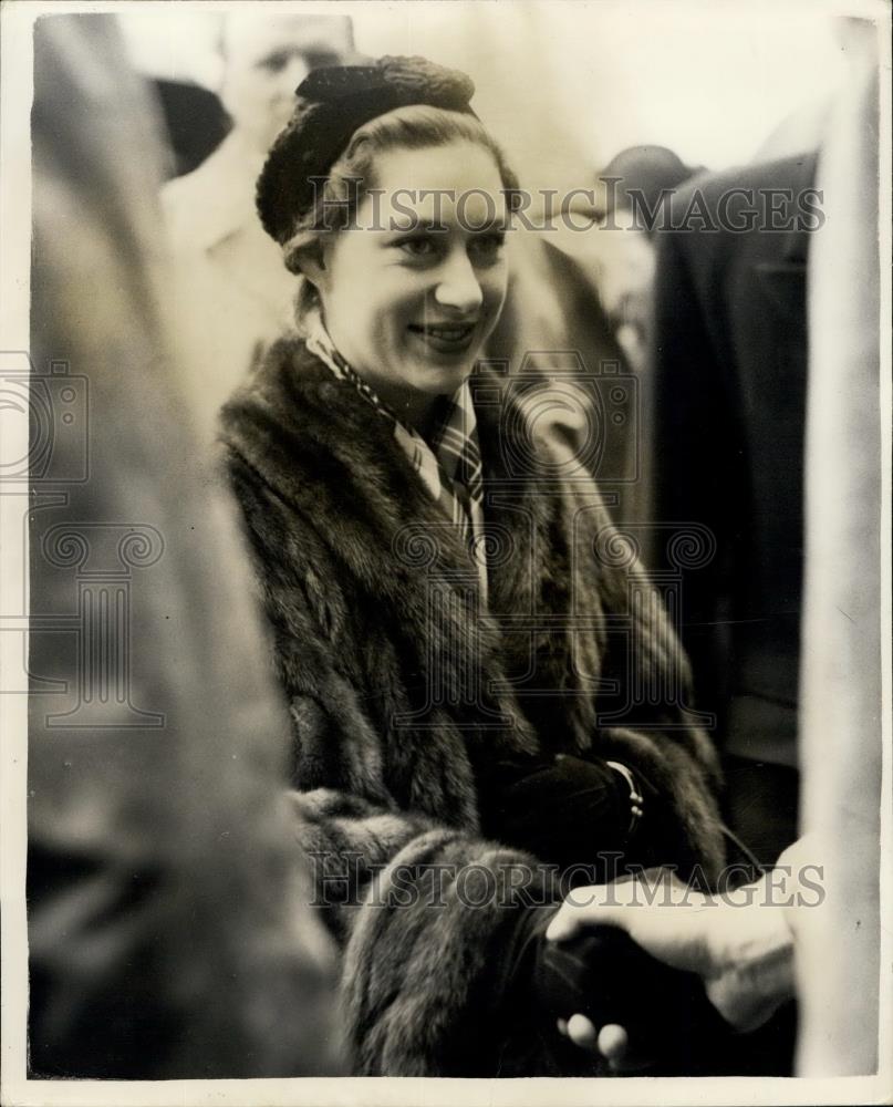 1955 Press Photo Princess Margaret Arrives For Grand National Event - Historic Images