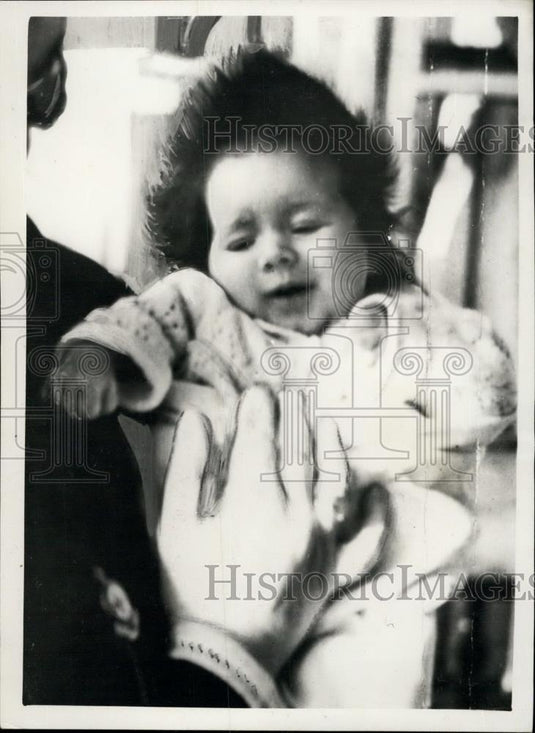 1953 Press Photo Parents Of Cavey Island's "Miracle Baby" Found Dead In Floods - Historic Images