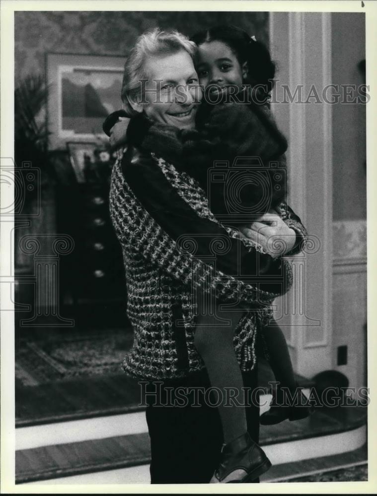 1986 Press Photo Danny Kaye Keshia Knight Pulliam on The Cosby Show - cvp25854 - Historic Images